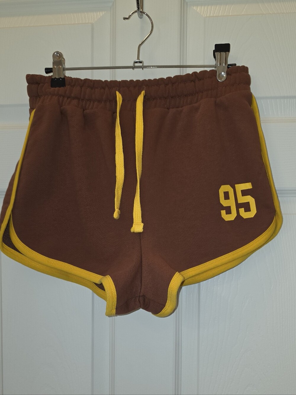 Zara Pull On Shorts Brown with Yellow edge Number 95  Size M  NWT